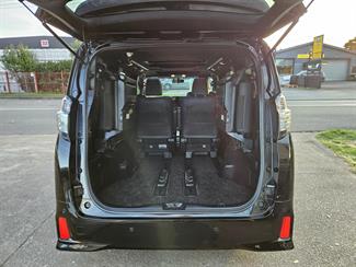 2017 Toyota Vellfire - Thumbnail