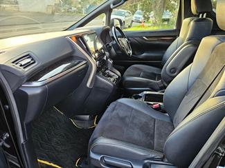 2017 Toyota Vellfire - Thumbnail