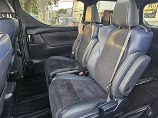 2017 Toyota Vellfire - Thumbnail