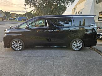 2017 Toyota Vellfire - Thumbnail