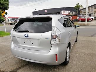 2014 Toyota Prius - Thumbnail