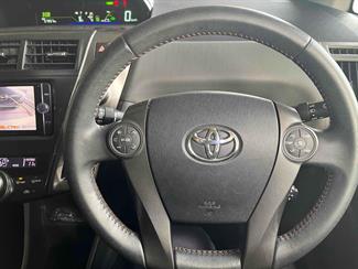 2014 Toyota Prius - Thumbnail