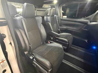 2017 Toyota Vellfire - Thumbnail