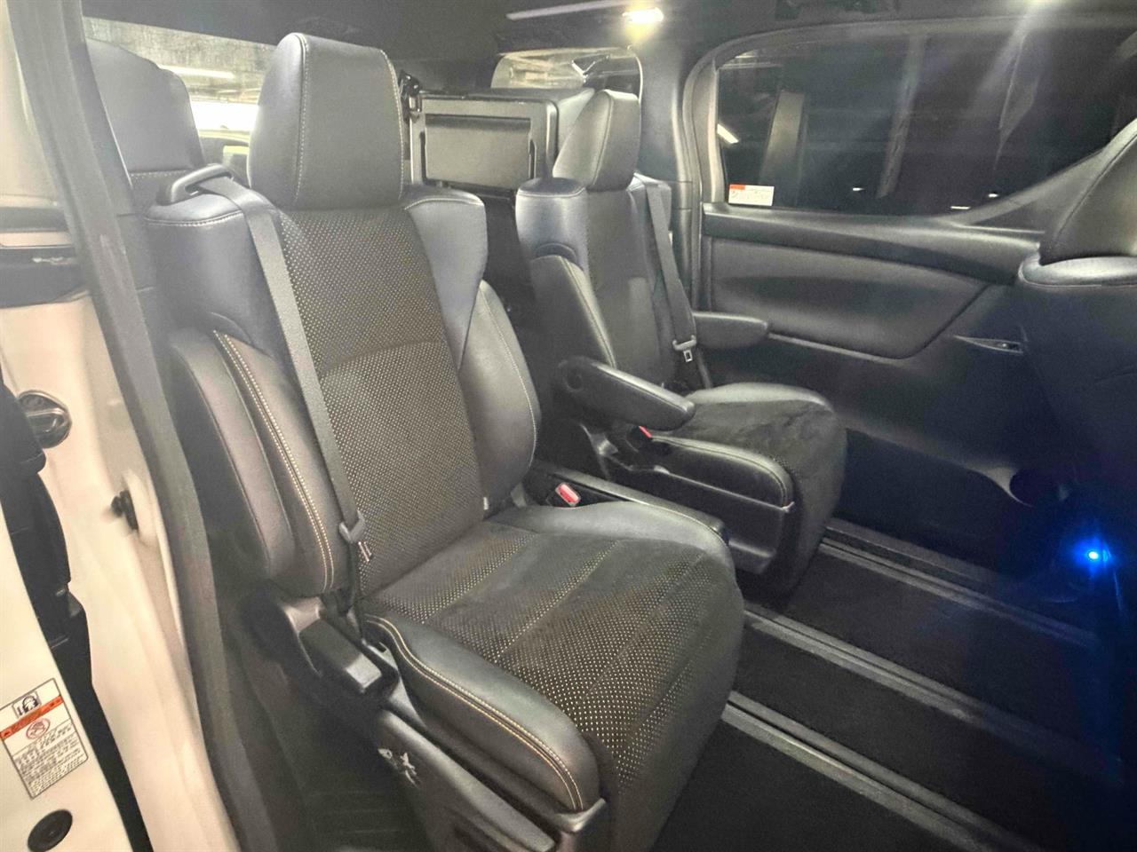 2017 Toyota Vellfire