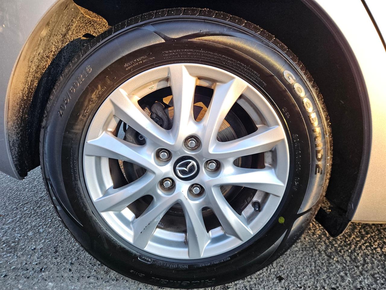 2015 Mazda Axela