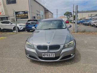 2009 BMW 325i - Thumbnail
