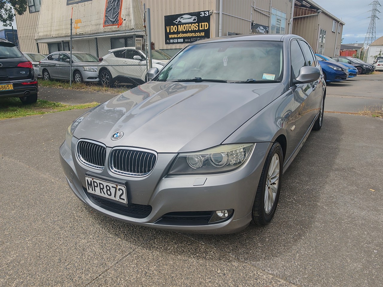 2009 BMW 325i