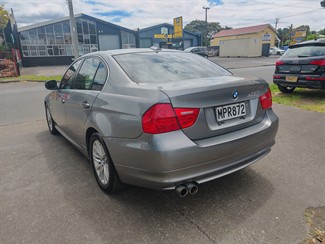 2009 BMW 325i - Thumbnail