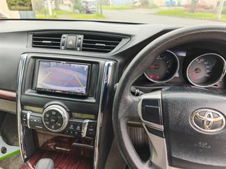 2010 Toyota Mark X - Thumbnail