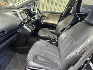 2010 Toyota Wish - Thumbnail