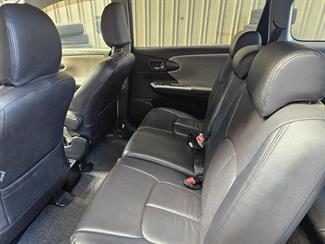 2010 Toyota Wish - Thumbnail