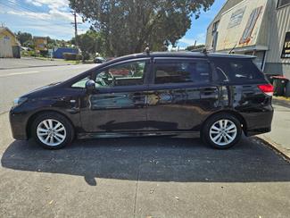 2010 Toyota Wish - Thumbnail