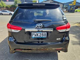 2010 Toyota Wish - Thumbnail