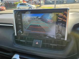 2022 Toyota RAV4 - Thumbnail