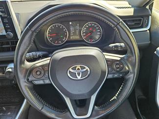 2022 Toyota RAV4 - Thumbnail