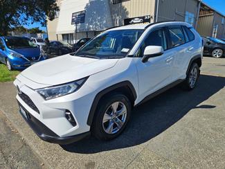 2022 Toyota RAV4 - Thumbnail