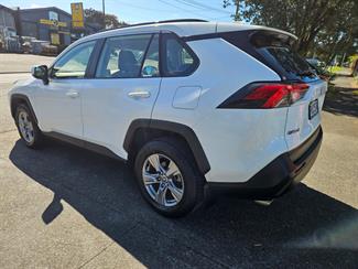 2022 Toyota RAV4 - Thumbnail