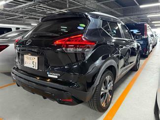 2021 Nissan KICKS - Thumbnail