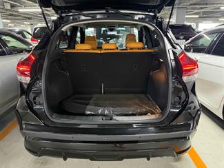 2021 Nissan KICKS - Thumbnail