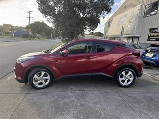 2018 Toyota C-HR - Thumbnail
