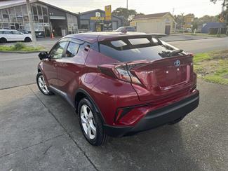2018 Toyota C-HR - Thumbnail