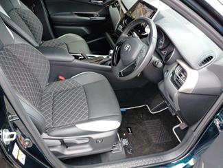 2019 Toyota C-HR - Thumbnail