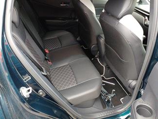 2019 Toyota C-HR - Thumbnail