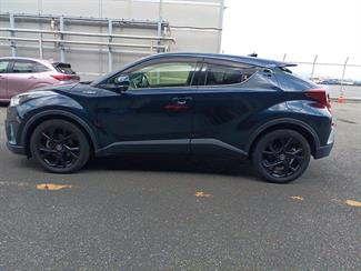 2019 Toyota C-HR - Thumbnail