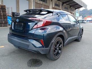 2019 Toyota C-HR - Thumbnail