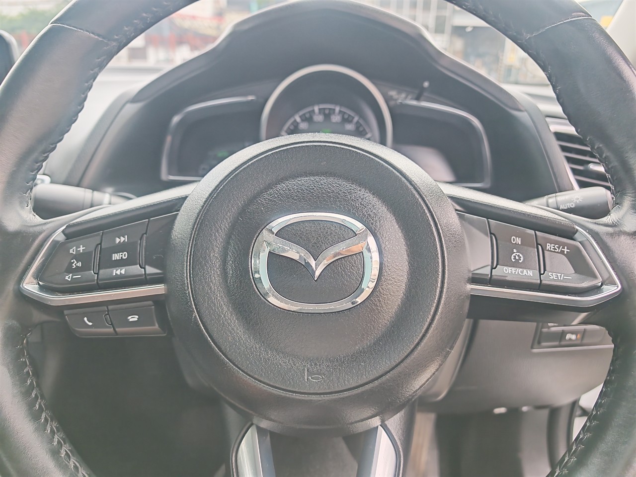 2017 Mazda Axela