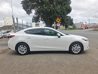 2017 Mazda Axela - Thumbnail