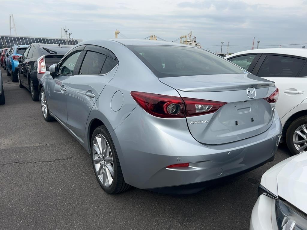 2018 Mazda Axela