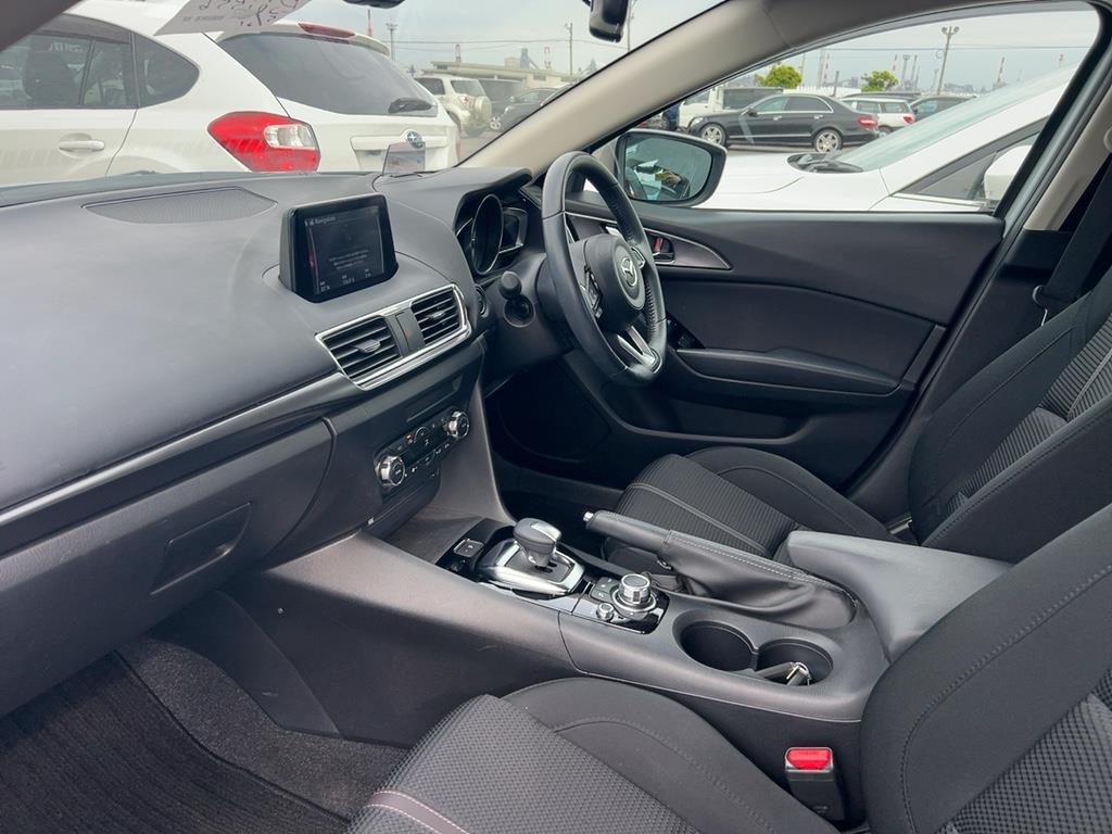 2018 Mazda Axela