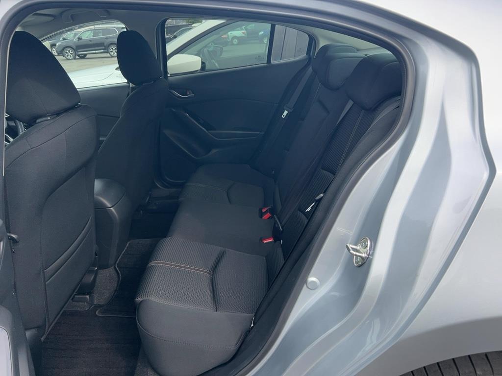 2018 Mazda Axela