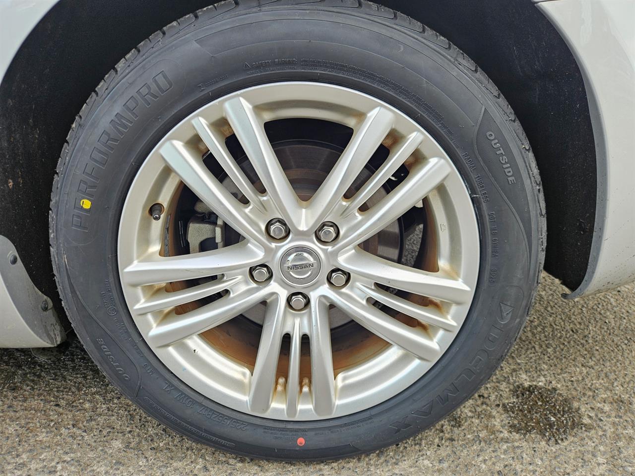 2014 Nissan Skyline