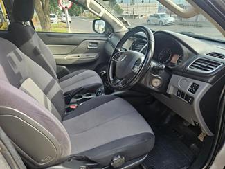 2015 Mitsubishi Triton - Thumbnail