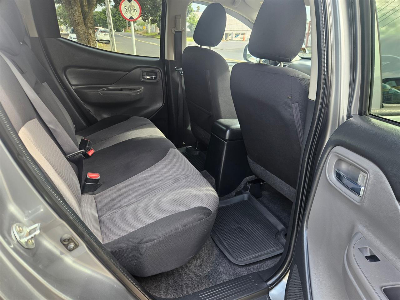 2015 Mitsubishi Triton