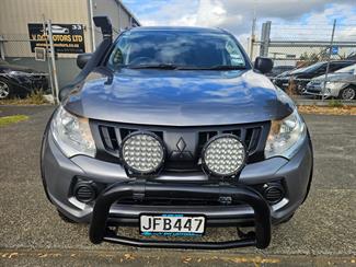 2015 Mitsubishi Triton - Thumbnail