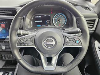 2021 Nissan Leaf - Thumbnail