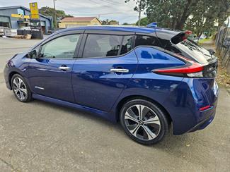 2021 Nissan Leaf - Thumbnail