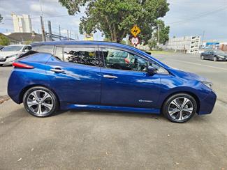 2021 Nissan Leaf - Thumbnail