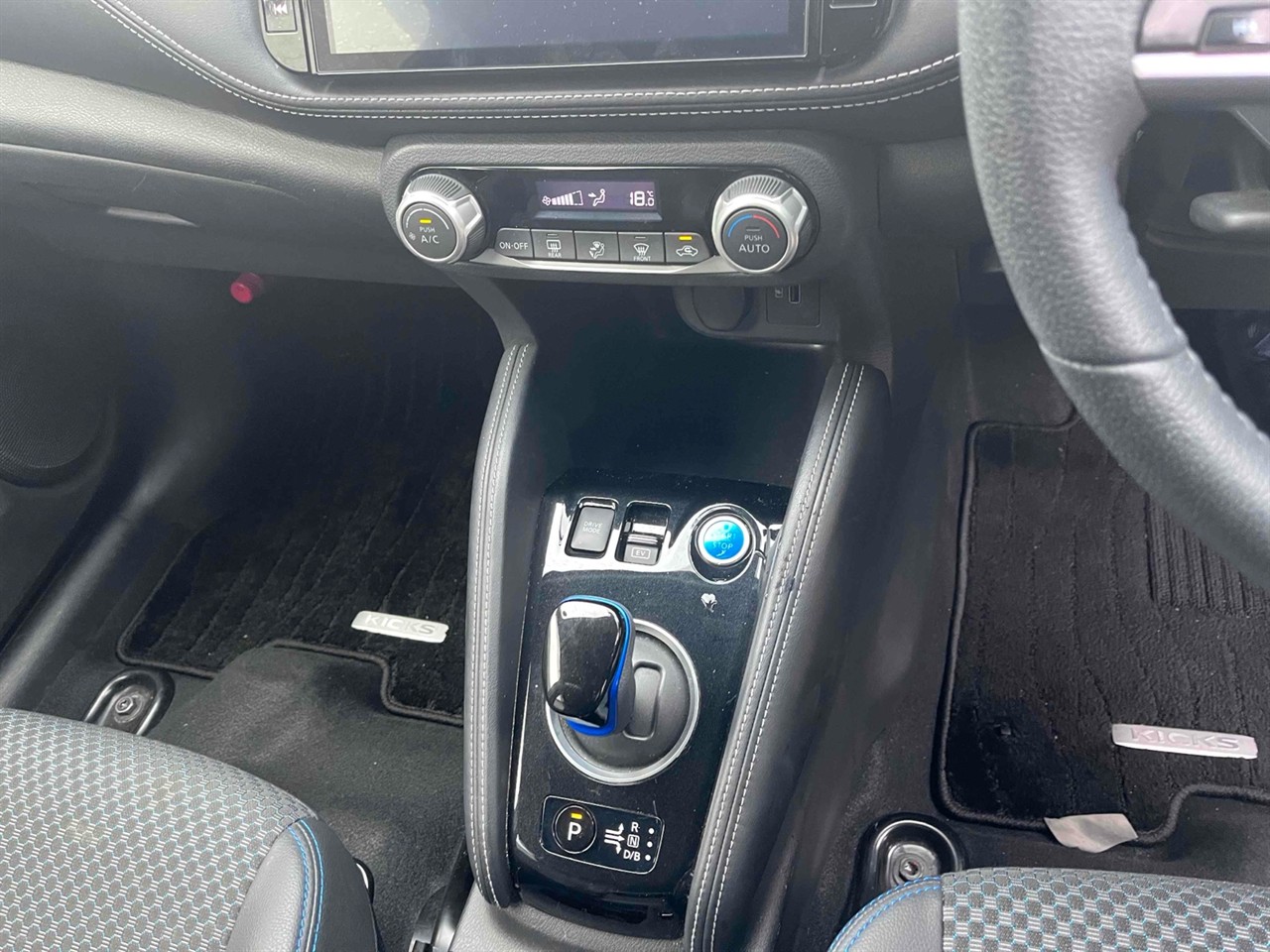 2020 Nissan KICKS