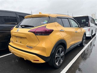 2020 Nissan KICKS - Thumbnail
