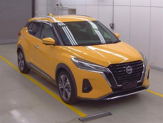 2020 Nissan KICKS - Thumbnail