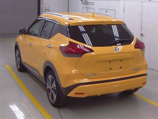 2020 Nissan KICKS - Thumbnail