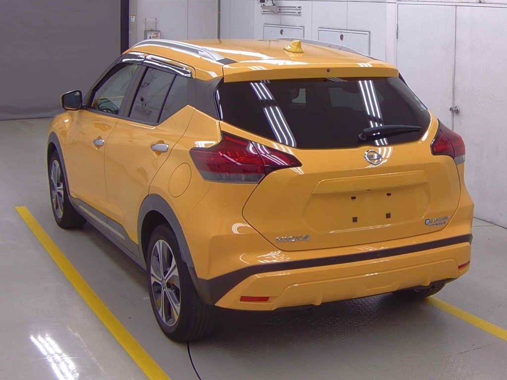 2020 Nissan KICKS