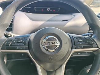 2017 Nissan Serena - Thumbnail