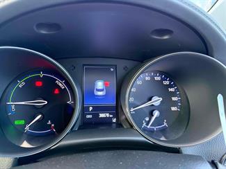 2021 Toyota C-HR - Thumbnail