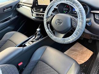 2021 Toyota C-HR - Thumbnail