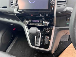 2018 Nissan Serena - Thumbnail